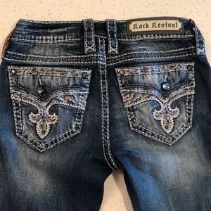 Rock Revival Mid-Rise Skinny!